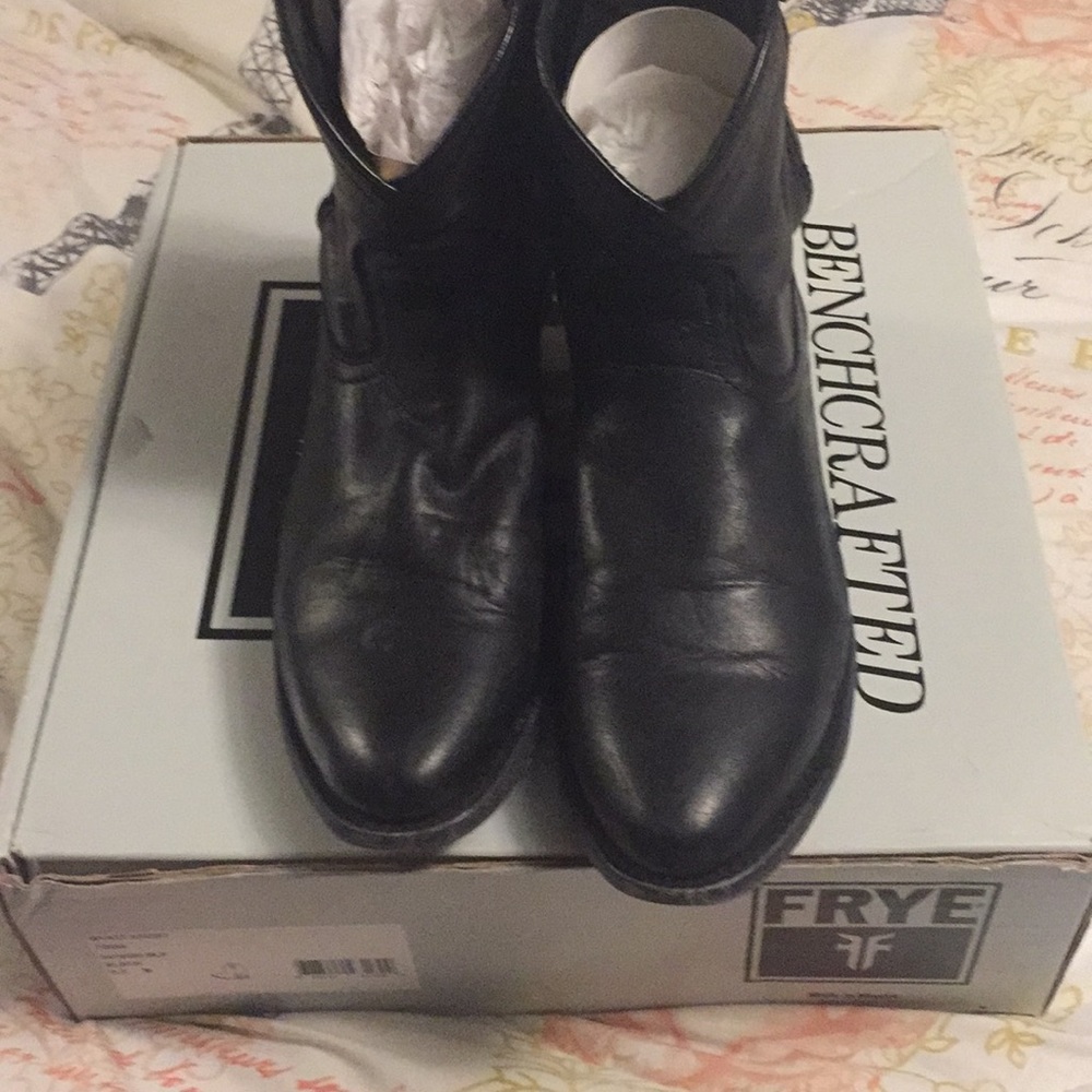 Black Frye Pullon short Leather Boots